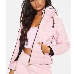 selling this jacket. in a size 4 (small)